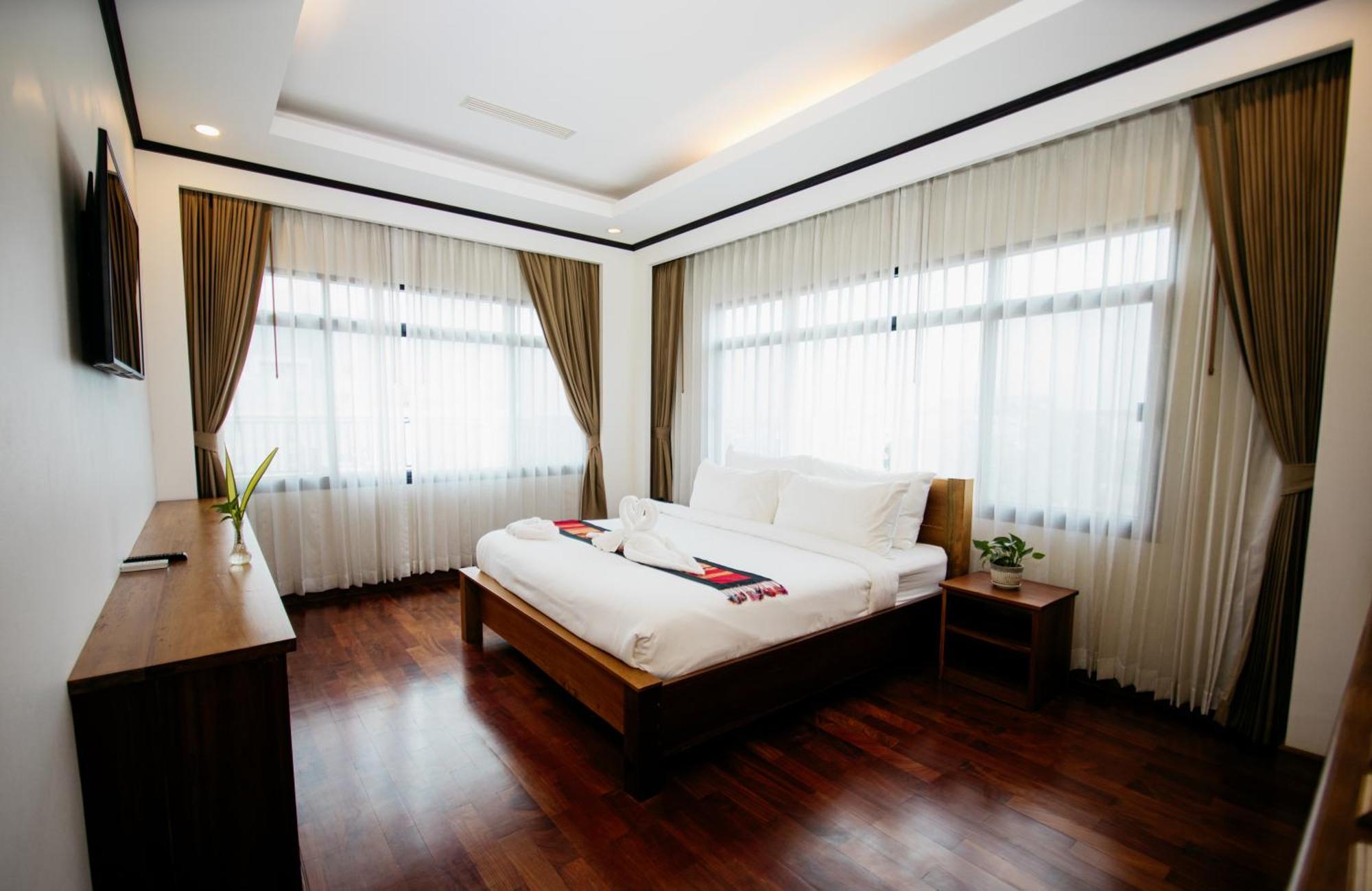 Sisombat Plaza Hotel Vang Vieng Exterior foto